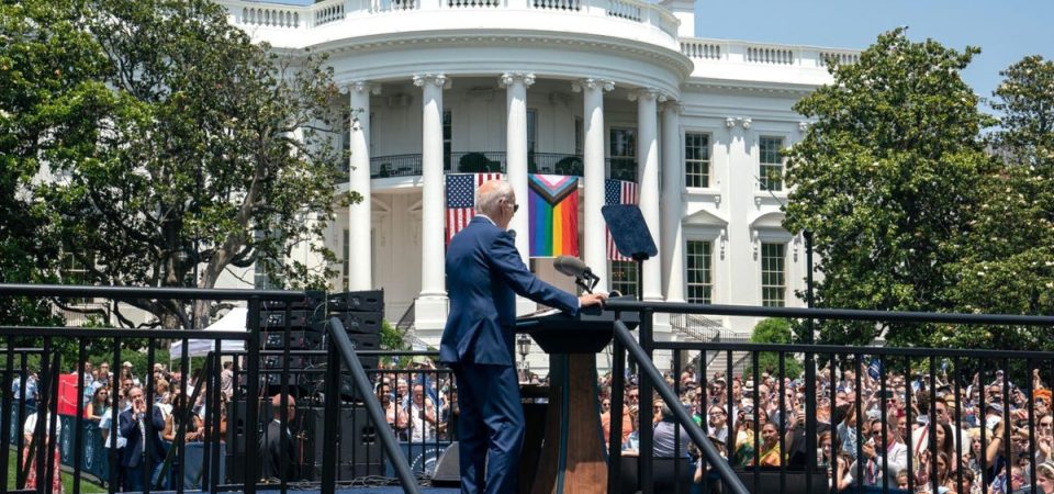 claims-on-social-media-that-white-house-violated-us.-flag-code-are-wrong