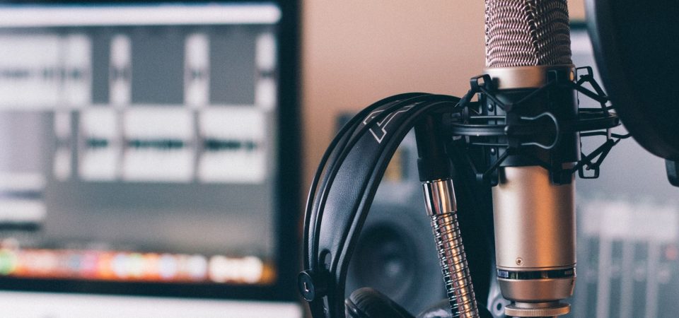 how-starting-a-podcast-helped-me-pivot-and-grow-my-business-to-$85k-per-year