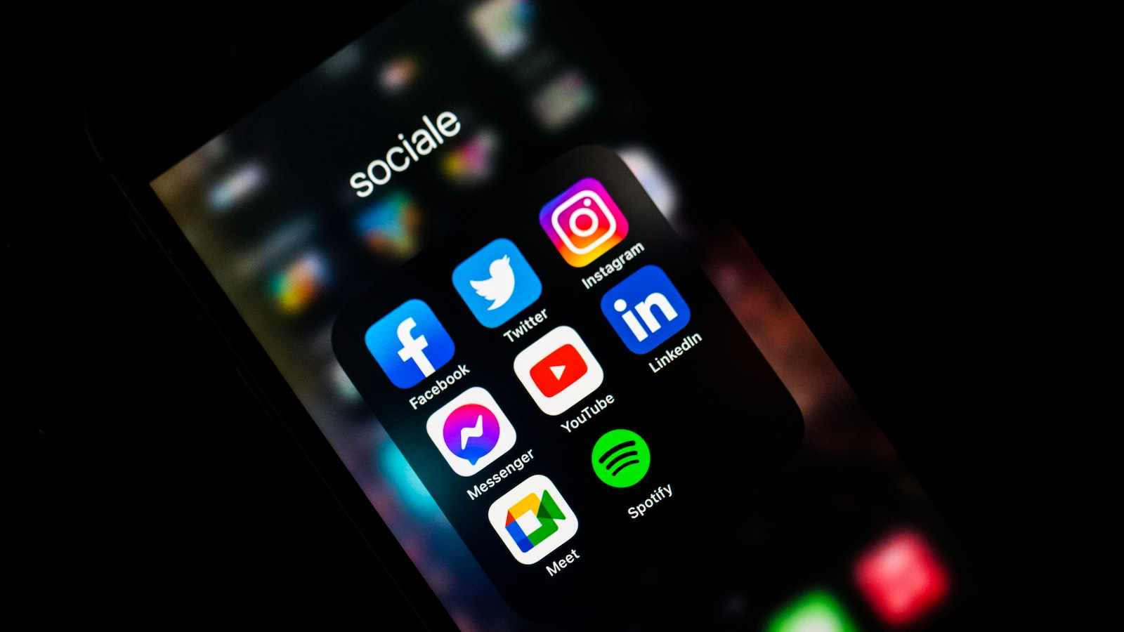 The Rise of Social Media Paid Subscriptions: Exploring the Potential and Implications
