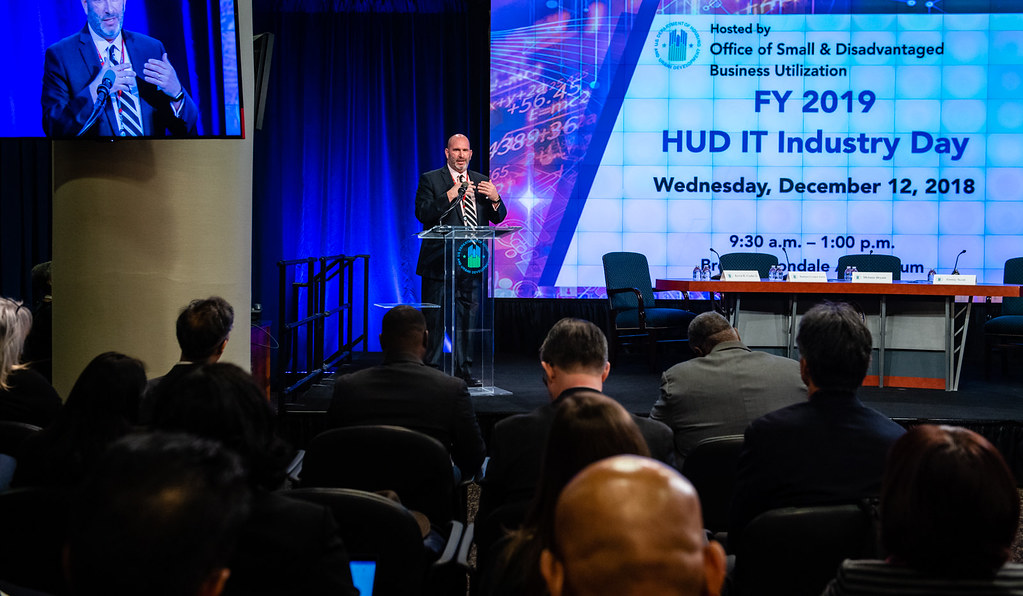 Engaging with Audiences: Tips for Effective Social Media Communication​ in the ‌IT Industry