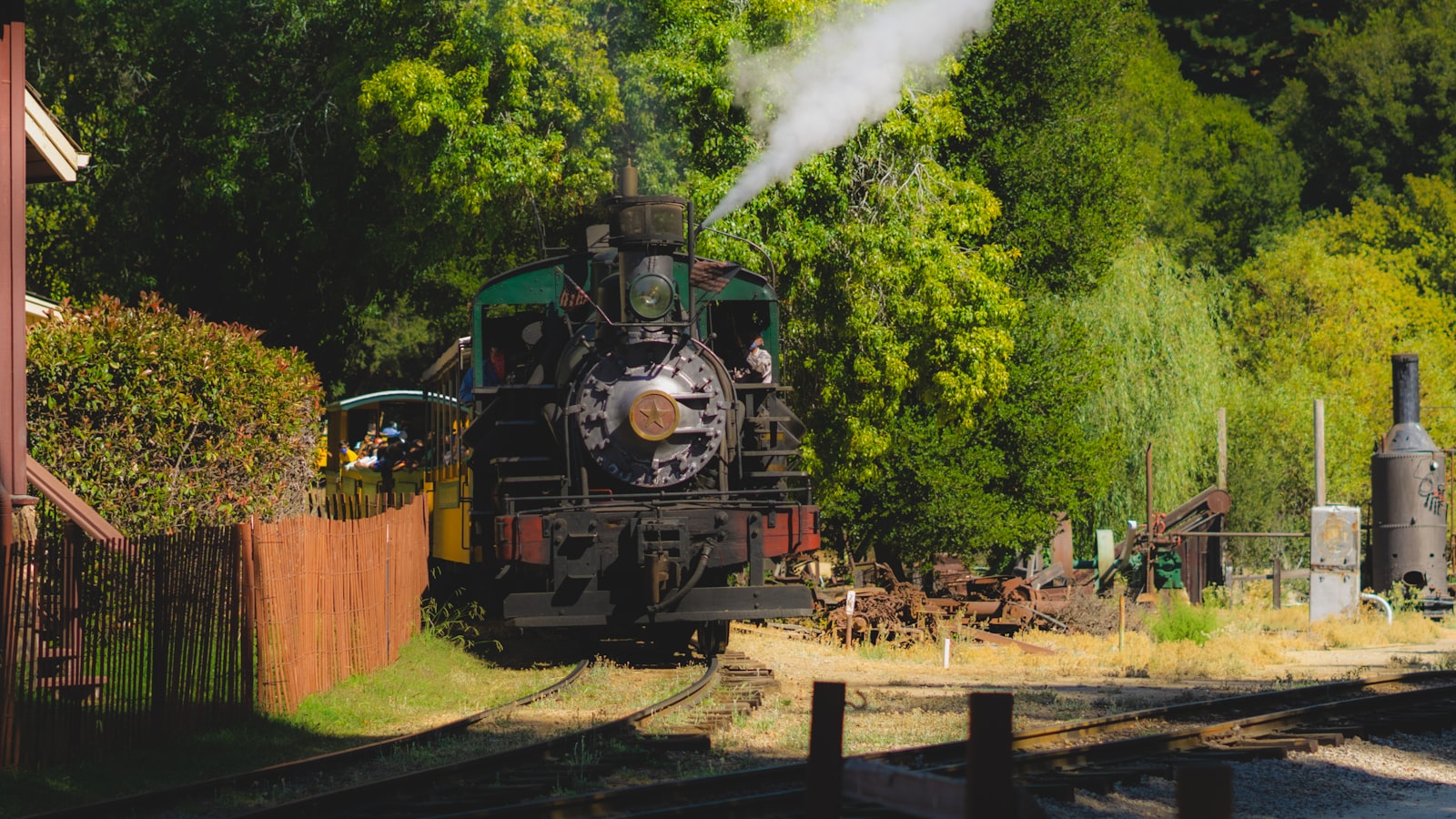 From Railroads to Revolution: Gantt's ‍Industrial Breakthroughs