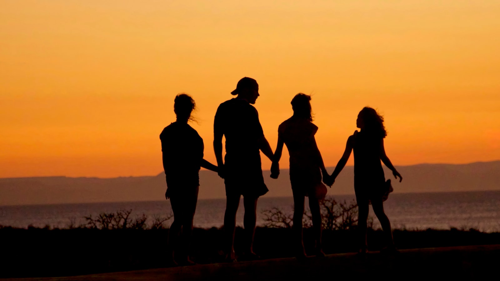 Connecting with​ Others‌ and ⁣Building Community
